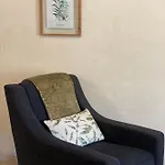 4 Personnes Dans Chateau Avec Piscine Apartman *