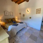 4 Personnes Dans Chateau Avec Piscine Apartman Lussan