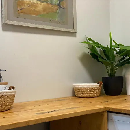 4 Personnes Dans Chateau Avec Piscine דירה