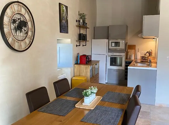 4 Personnes Dans Chateau Avec Piscine Apartament *