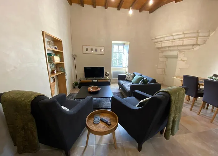 Apartament 4 Personnes Dans Chateau Avec Piscine Lussan (Gard)
