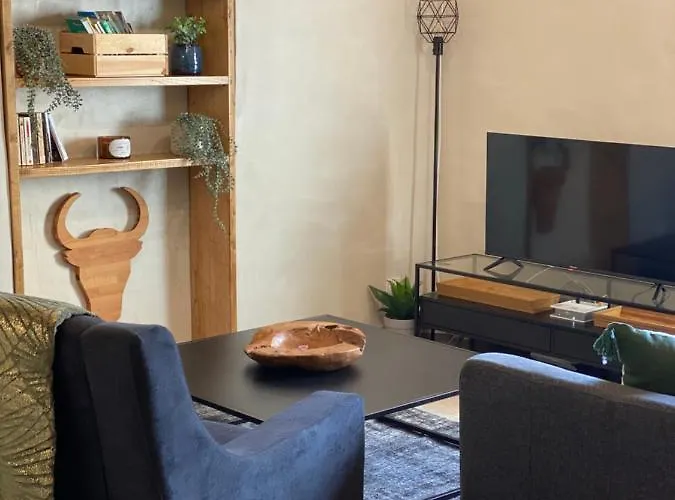Apartament 4 Personnes Dans Chateau Avec Piscine Lussan (Gard)