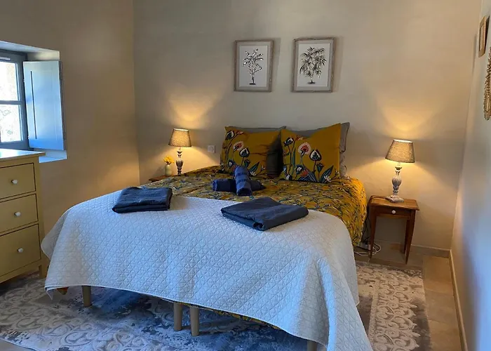 Apartament 4 Personnes Dans Chateau Avec Piscine