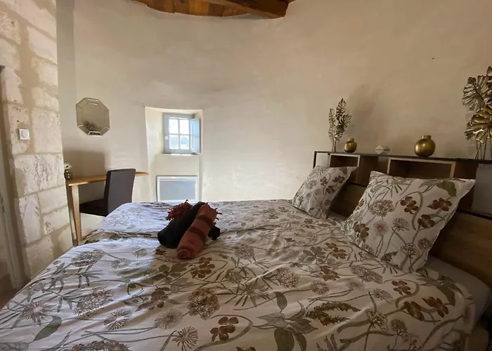 4 Personnes Dans Chateau Avec Piscine Apartament *