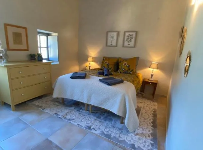 Apartament 4 Personnes Dans Chateau Avec Piscine
